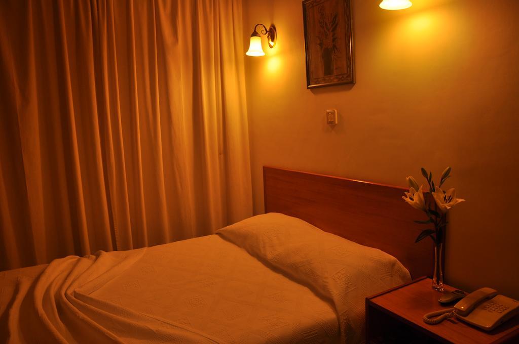Residencial D. Joao III Hotel ปอนตาเดลกาดา ภายนอก รูปภาพ